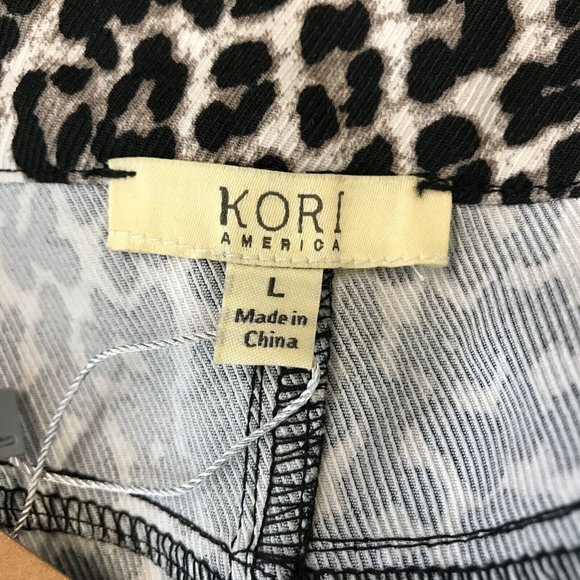 Kori America Women's Black Animal Print Flat Front Mini Skirt Size Large - Picture 4 of 7